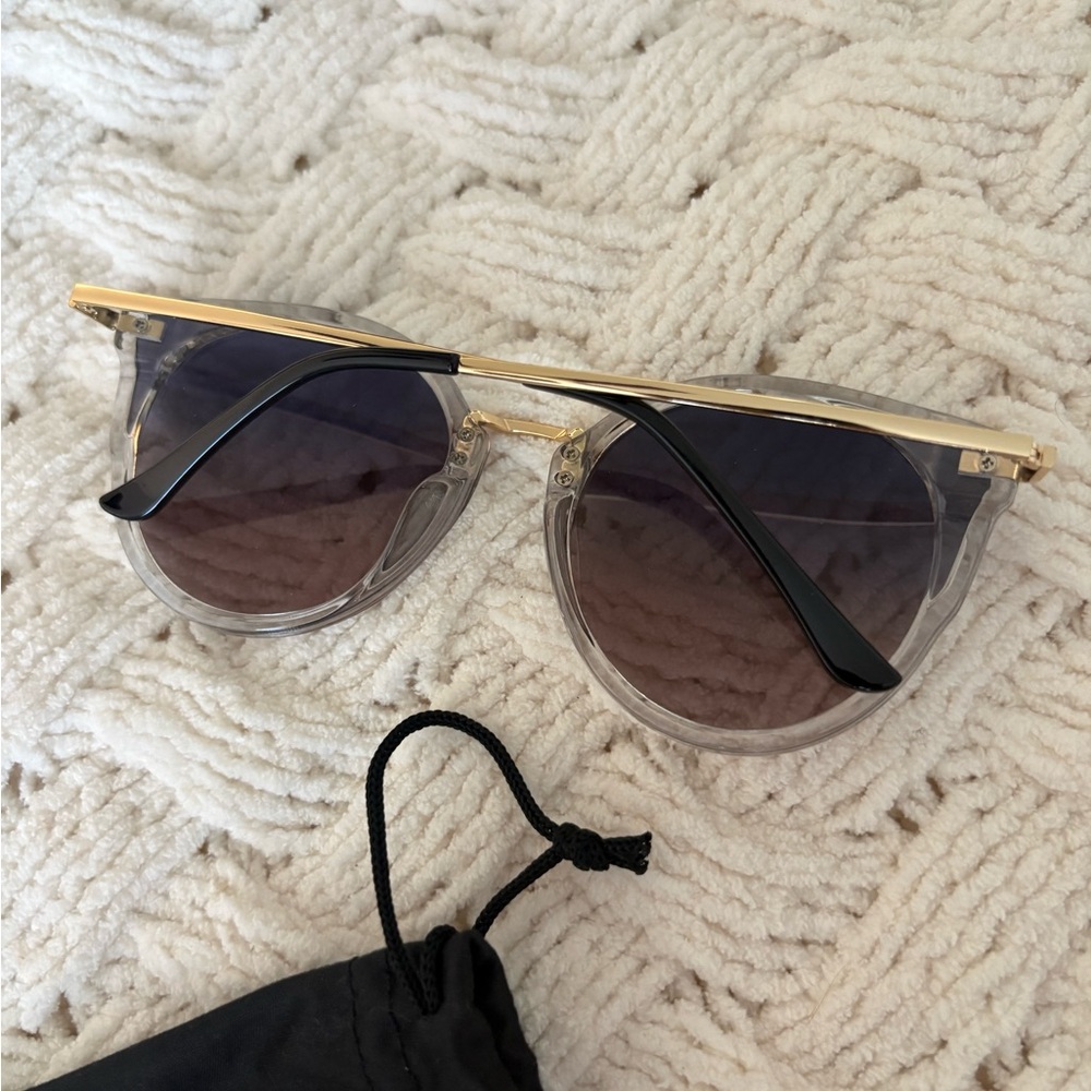 FEISEDY Black Cat Eye Sunglasses - Picture 2 of 4